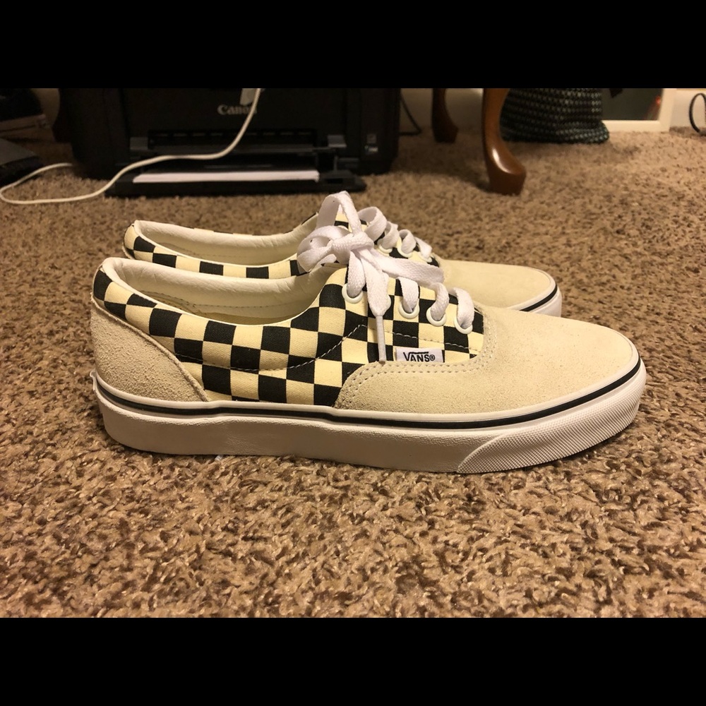 BRAND NEW VANS ERA SNEAKER